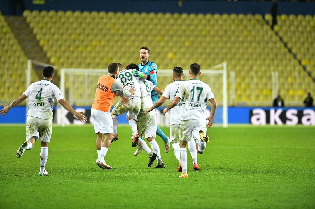 Mutlu Pazarlar Büyük Konyaspor Ailesi! ...