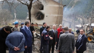 Artvin Şavşat'ta 6 ev yandı; 1 ölü, 1 kayıp