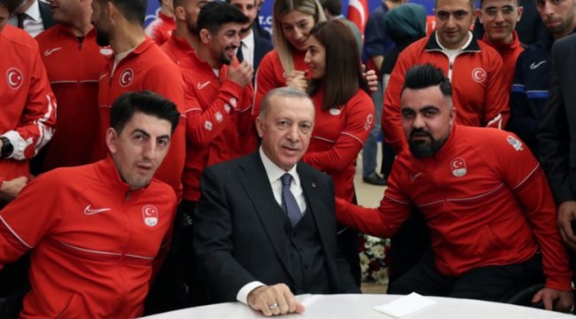 Cumhurbaşkanı Erdoğan sporun yıldızlarıyla buluştu