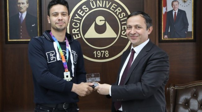 ERÜ Rektörü Çalış'a Basketbol Erkek Takımından ziyaret 